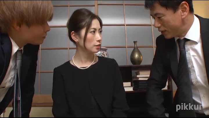 Yui Shinjo Widow Who Felt The Pleasure Of Inserting Two Holes At The Same Time