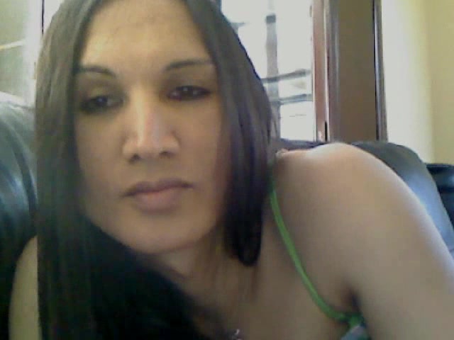 Native-American tgirl strikes sexy poses on the webcam