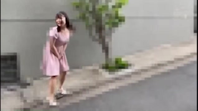 01409,A woman who is fucked and writhes in agony