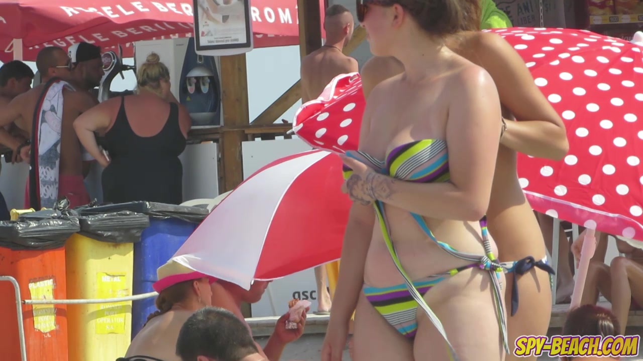 Hot Big Boobs Topless Amateur teens 18+ Bikini Beach