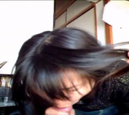 Mesmerizing Asian chick decided to suck only head