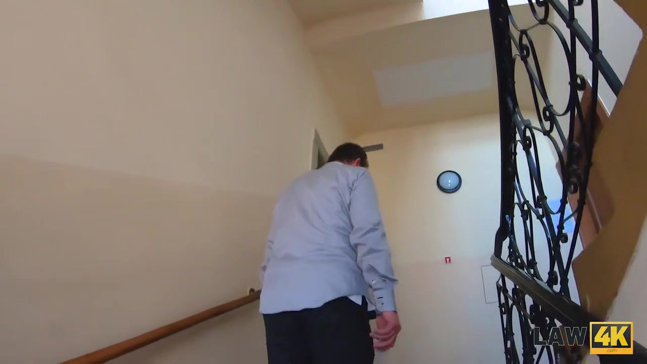 LAW4k. Hottie was selling her body in public but punished by security guys