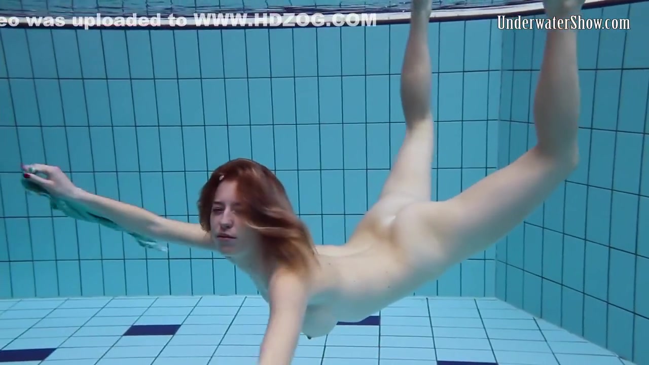 Anetta Shows Her Naked Sexy Body Underwater