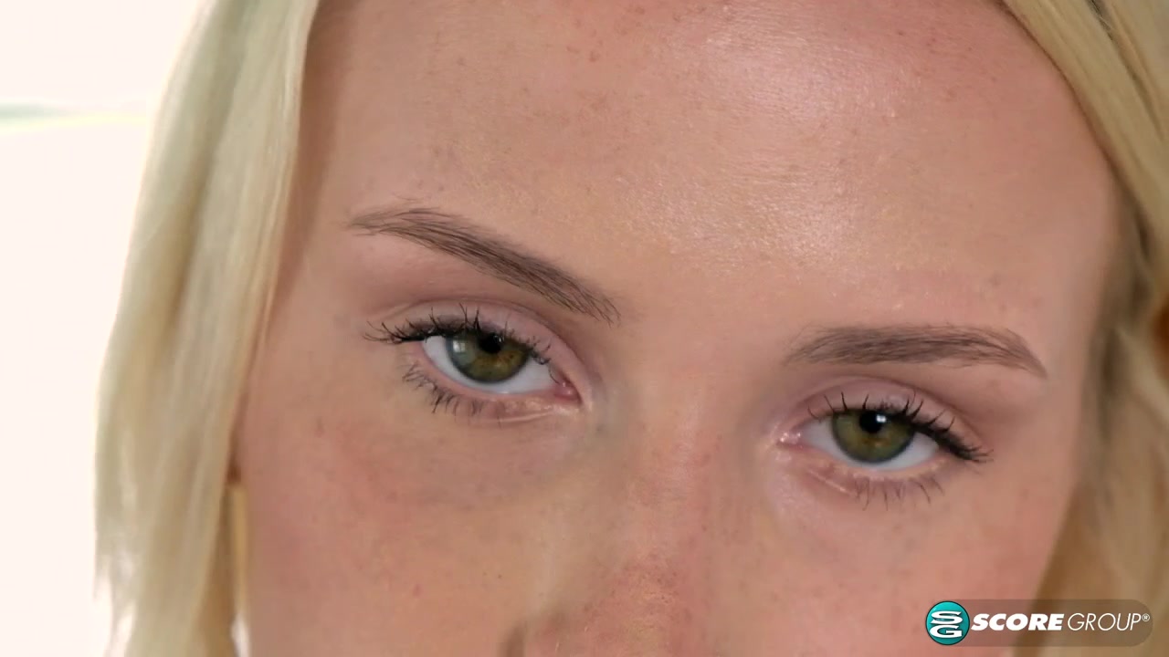 Linger On Layla - NaughtyMag