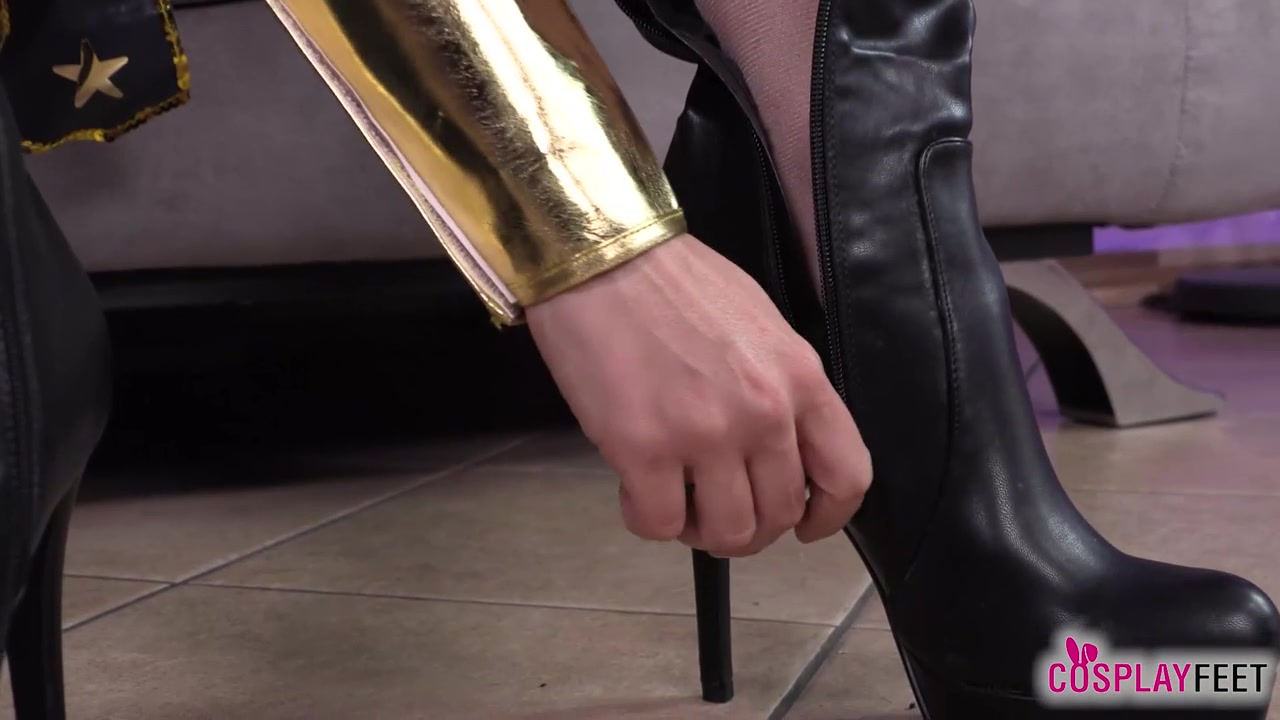 Jaw-droppingly sexy Petra in a Wonder Woman costume