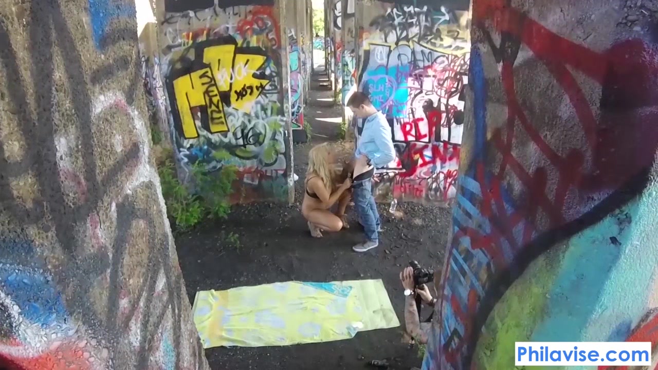 PHILAVISE-Action cam public milf fucking with Alyssa Lynn