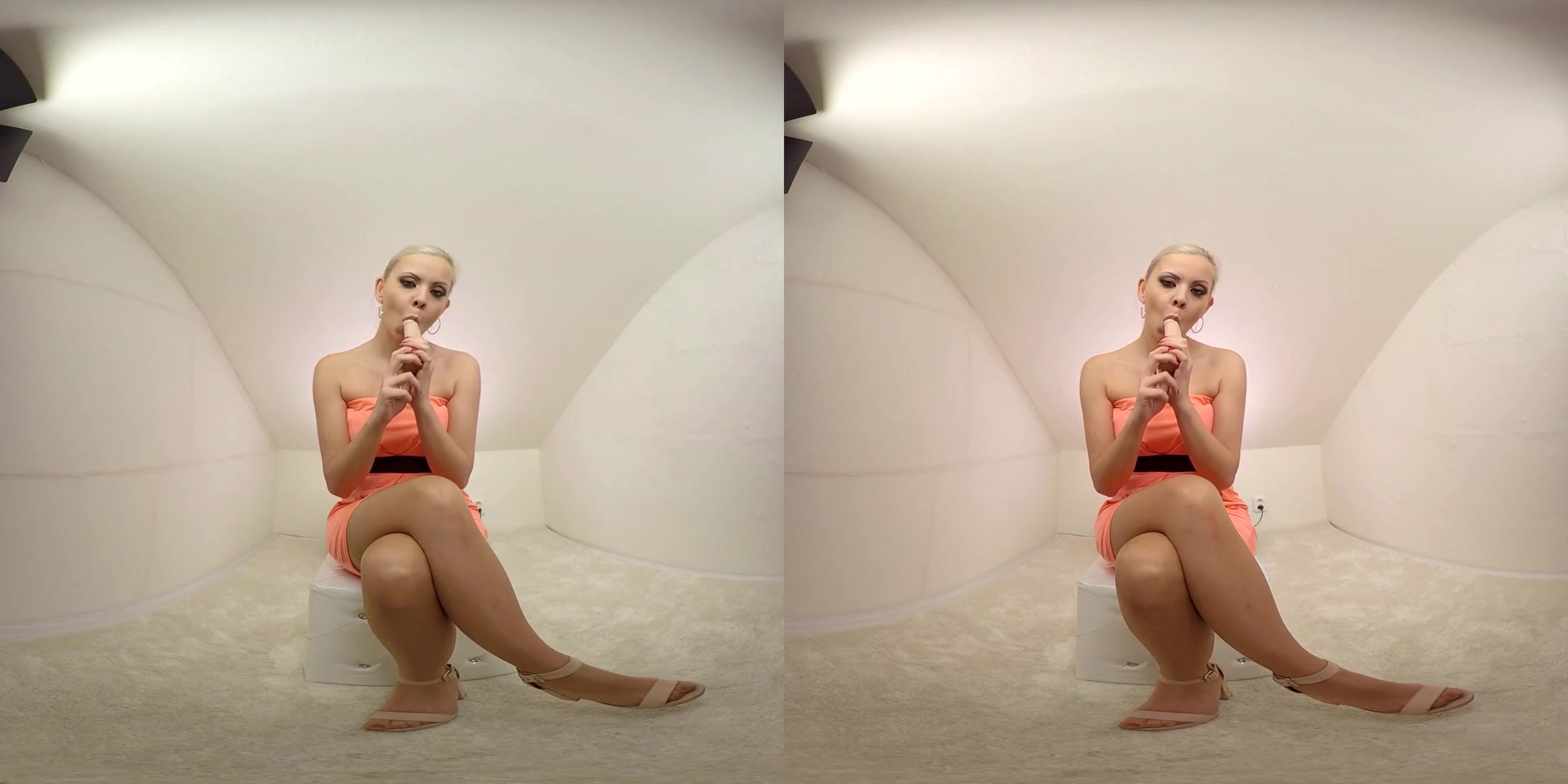 Julia Parker in Blonde Babe Julie Parker with Her Toy - BravoModelsMedia