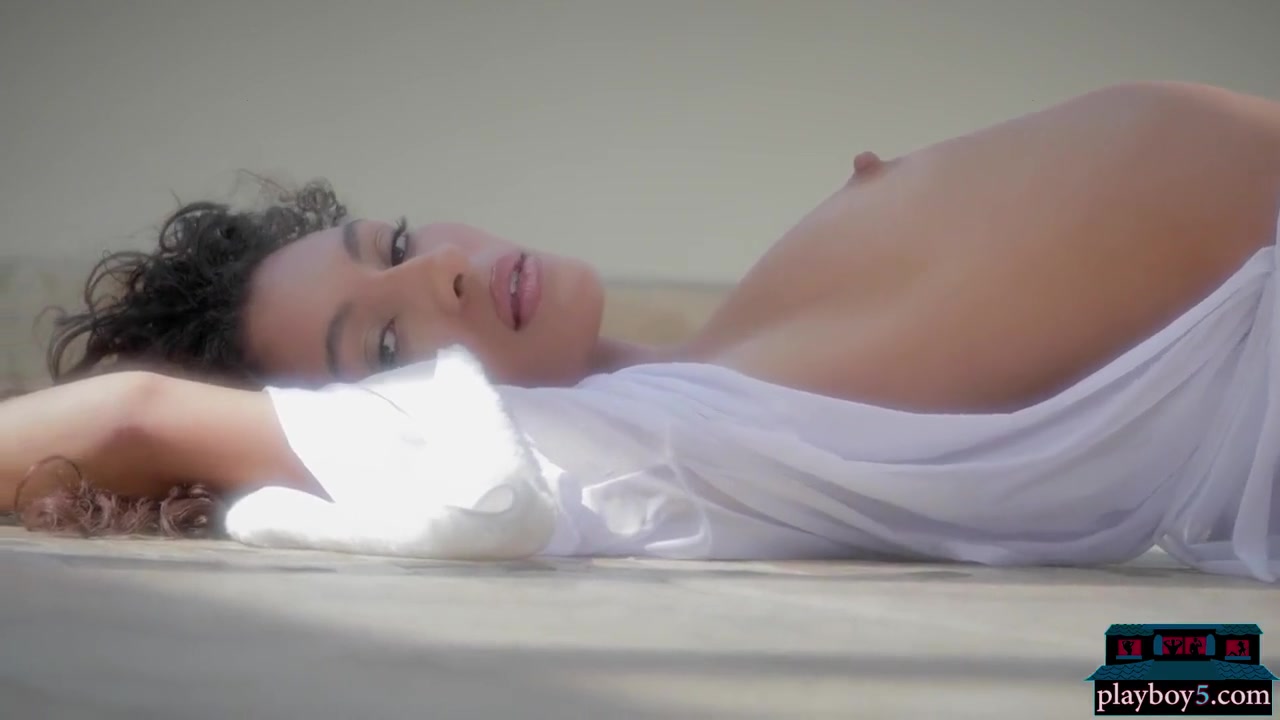 Hot Milf - Gorgeous Ebony Babe Kyrah Exposes Body