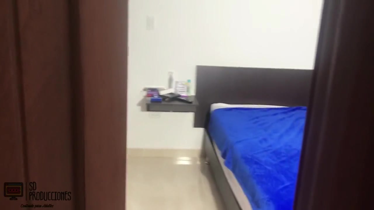 Entro A Casa Y Encuentro A Mi Hermanastra Bien Cachonda - Parte 1 - Porno En Espanol