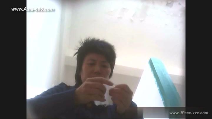 chinese girls go to toilet.57