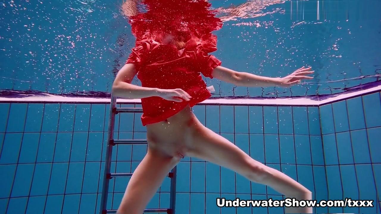 UnderwaterShow Video: Avenna