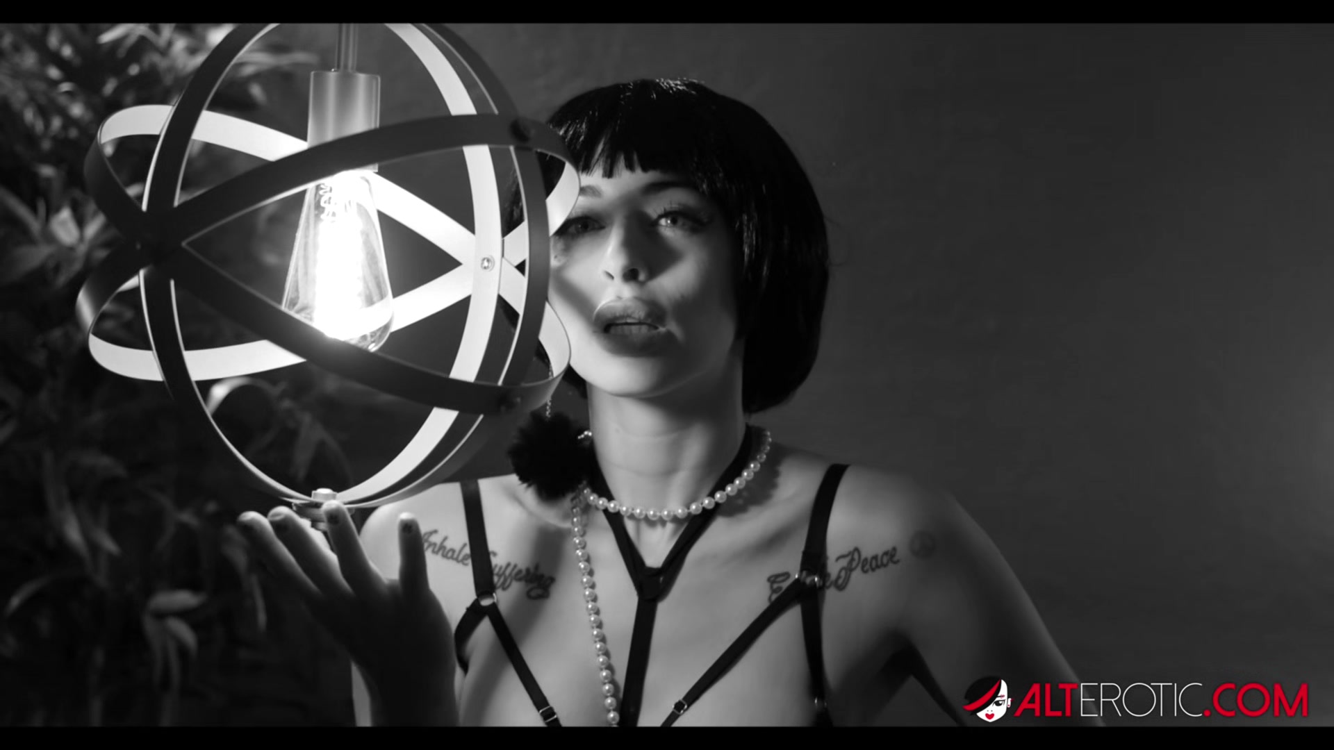 Ashenn Fire's sexy solo masturbation