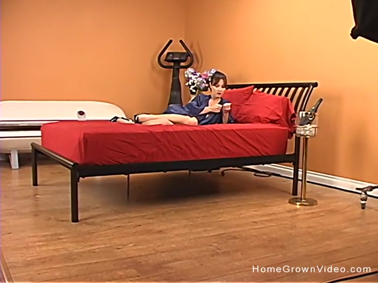 Tanning Bed Repair Leads To A Hot Fuck