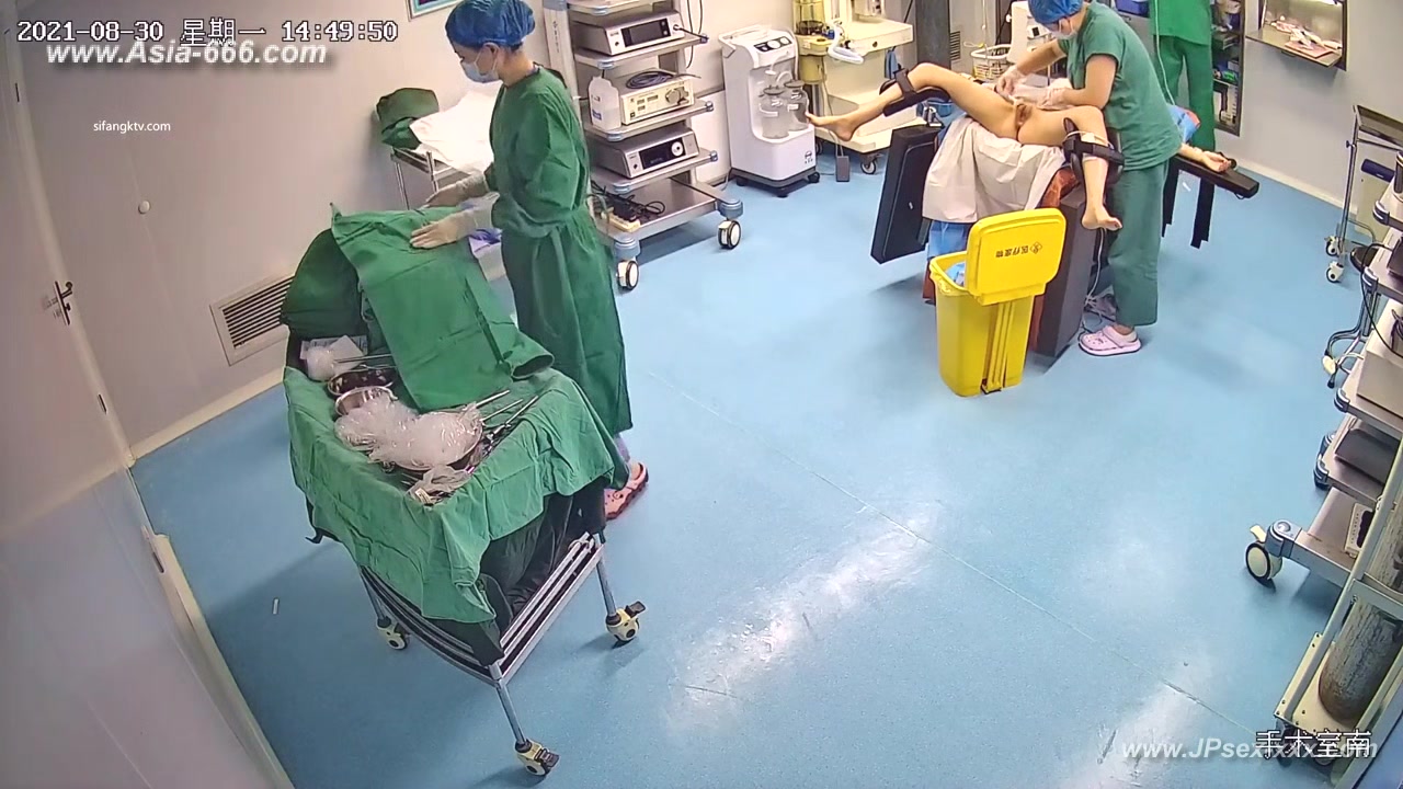 Peeping Hospital patient.15
