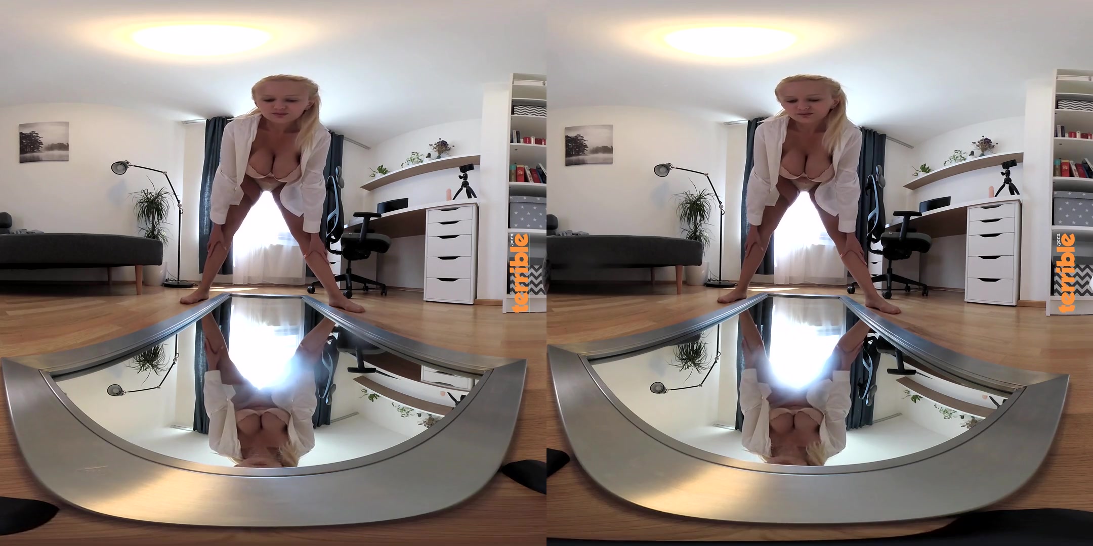 Angel Wicky in Nobody's Working! - The Mirror - perVRt