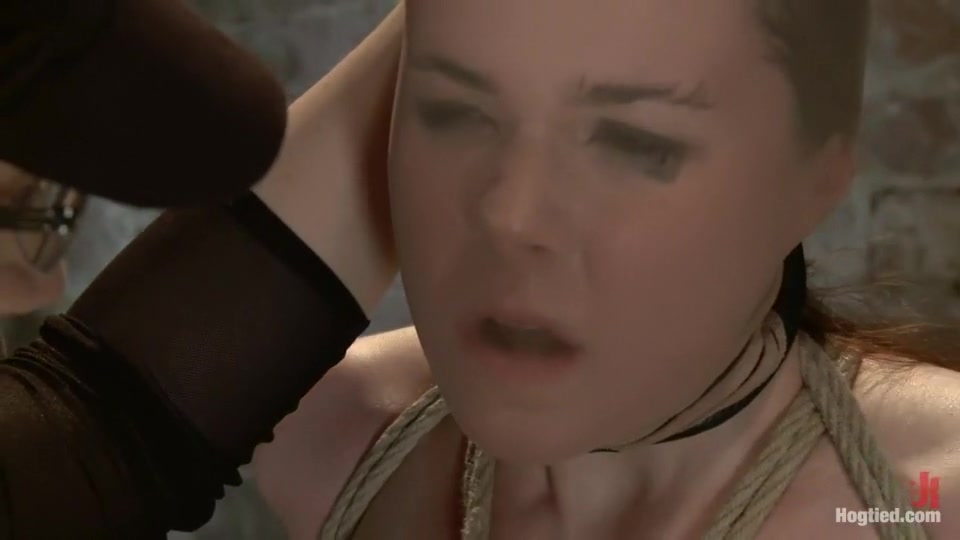 AnnaBelle Lee - Red Headed Slut - Live Show 3