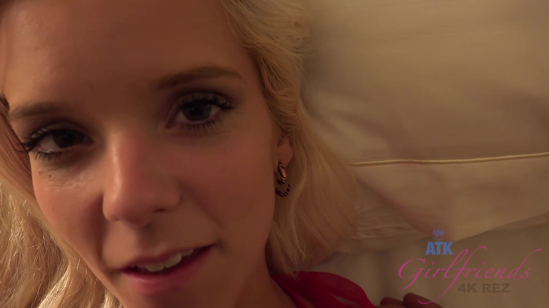 Beautiful Blonde Gets Fucked By Guy On Vacation