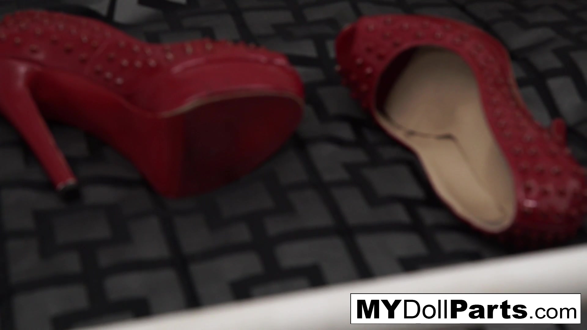 Kayla Jane Danger & Sovereign Syre & Selena Santana in Kayla Jane And Sovereign Play With Each Other's Feet - MyDollPartsVip