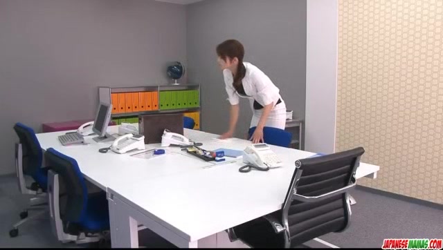 Maki Hojo tries cock in her - More at Japanesemamas.com