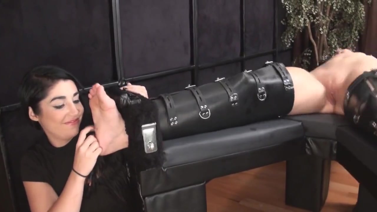 Lesbian Ticklegasm Foot Fetish