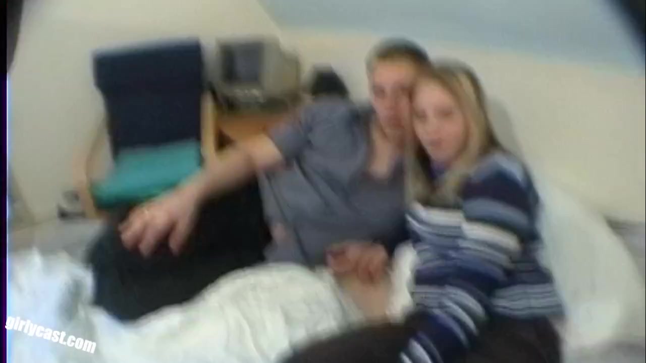 Claudia 18 Years Old - Her First Hc Video