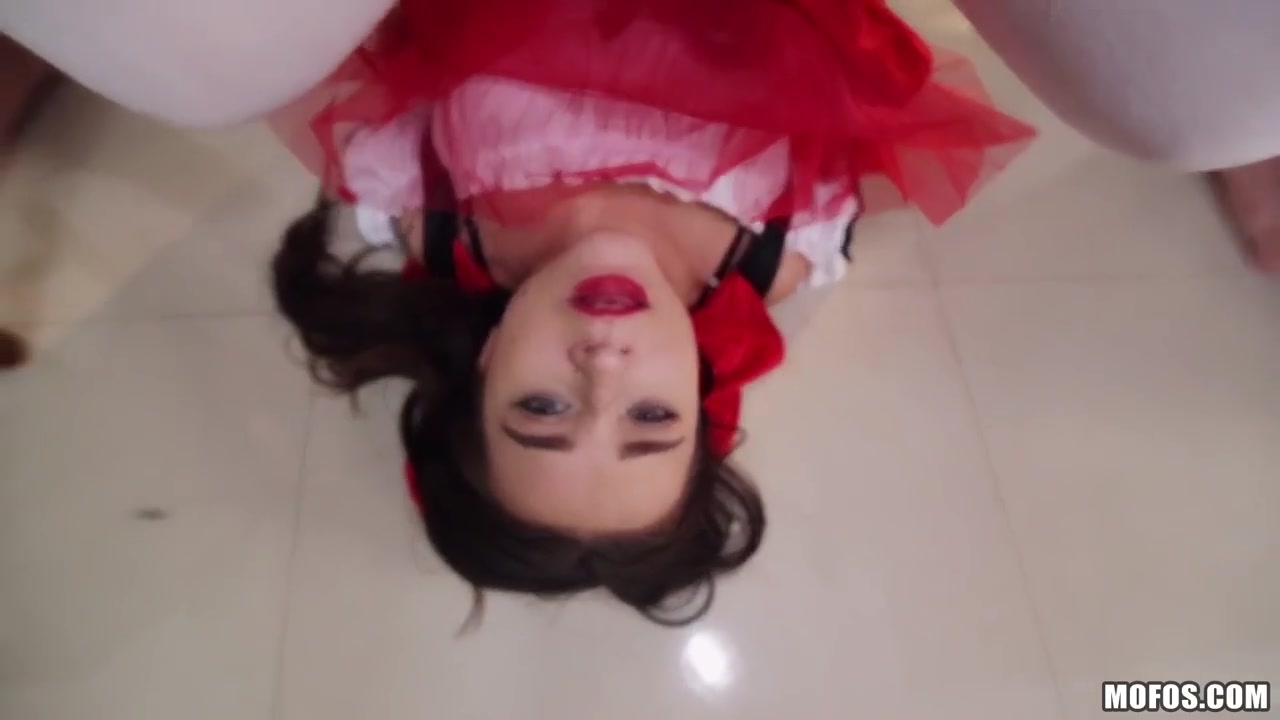 Darkhaired Babe Spinner Fucks On Ha - Kharlie Stone