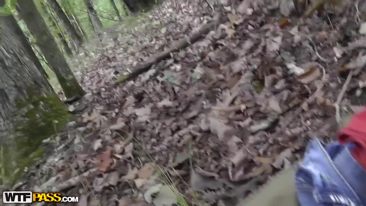 Dirty babe Cheyenne enjoys in outdoor sex