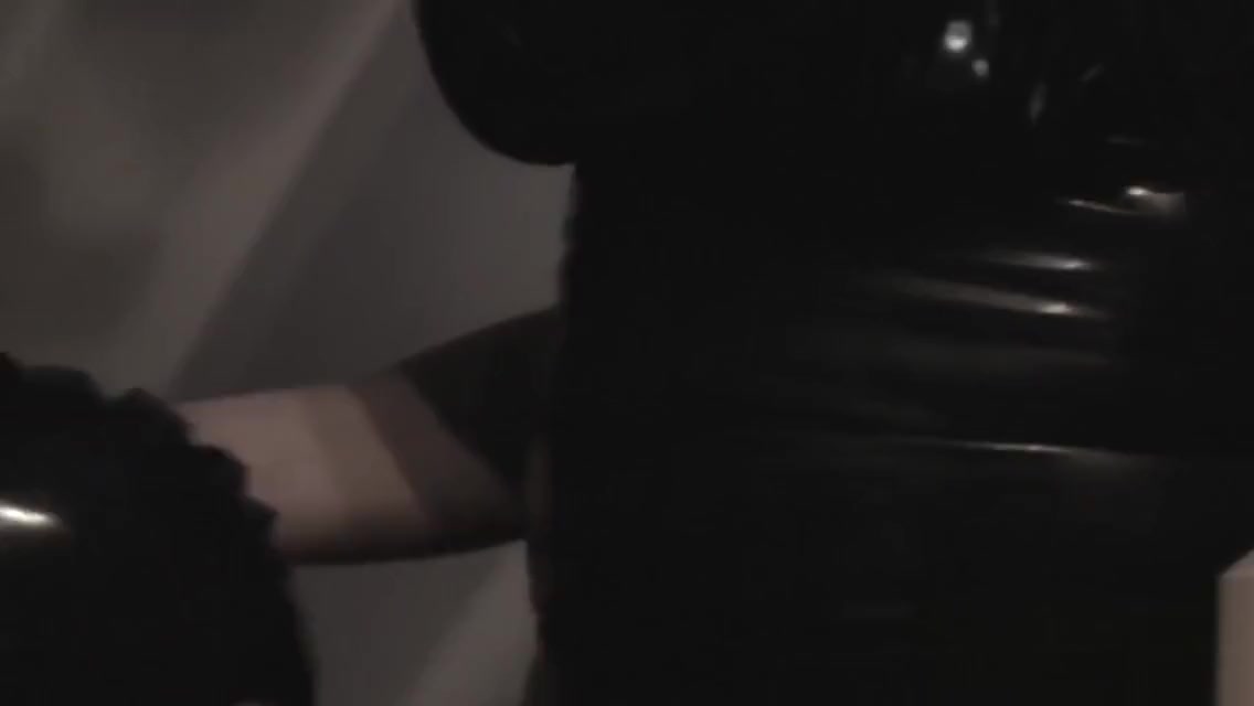 Kinky tgirl tugging her cock