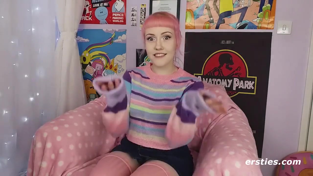 Sexy Evie Enjoys Double Penetration Solo Masturbation