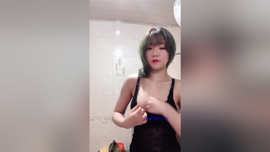 Cute Asian teen 18+ Masturbating With Toy