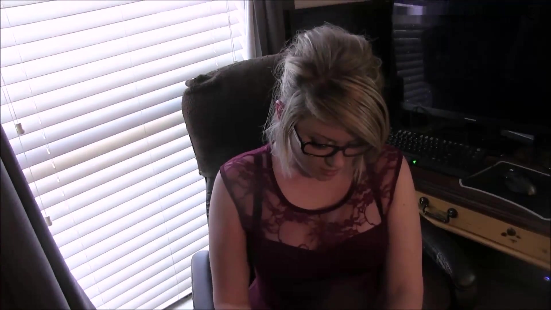Dumb Hooters Office Slut Pt1 - TacAmateurs