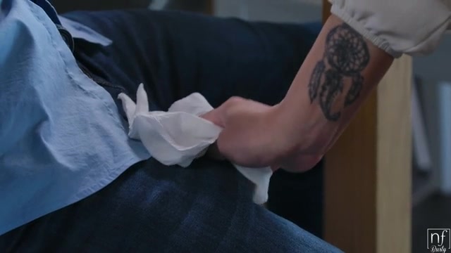 Show And Tease - S13:E6 - Nfbusty