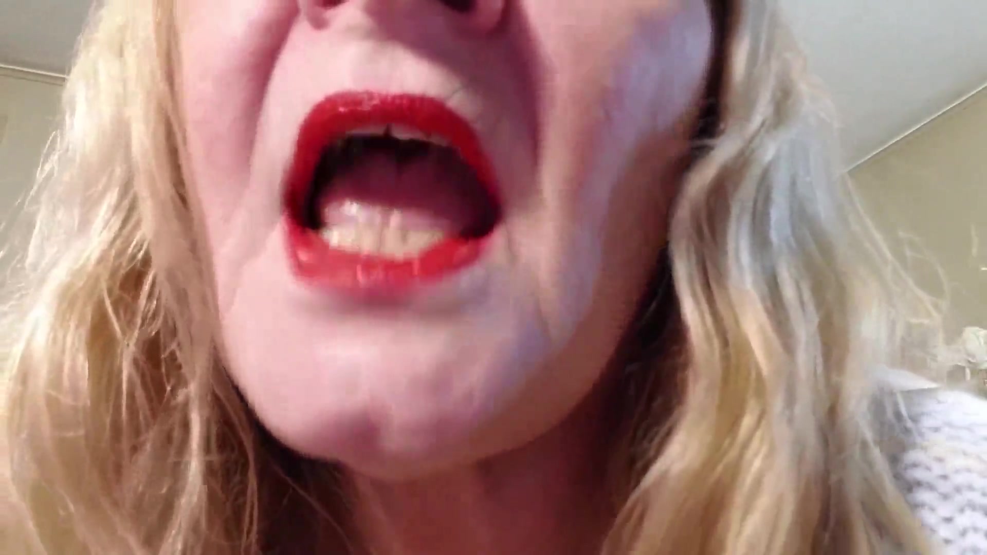 Shiny Red Lipstick - TacAmateurs