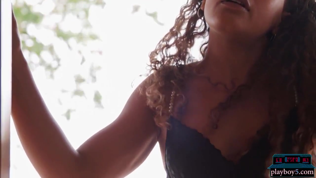 Curly Hair Black 18yo Girl Model