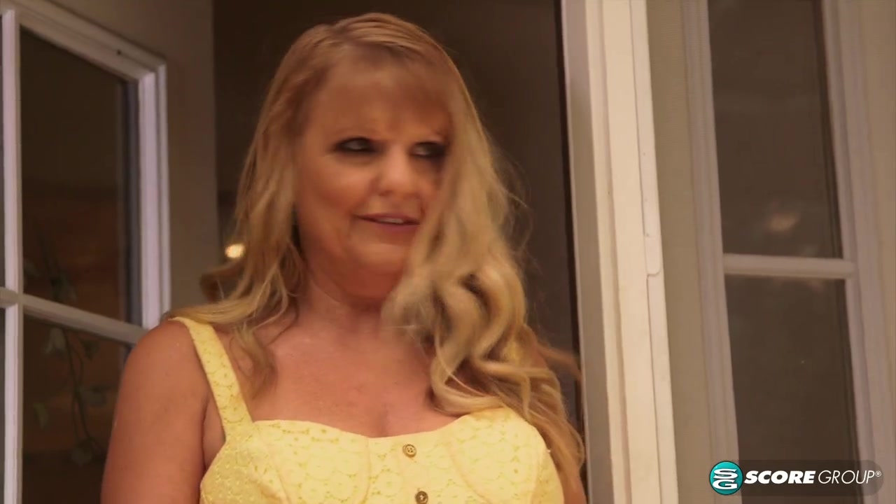 Two cocks for Mia Magnusson - 60PlusMilfs