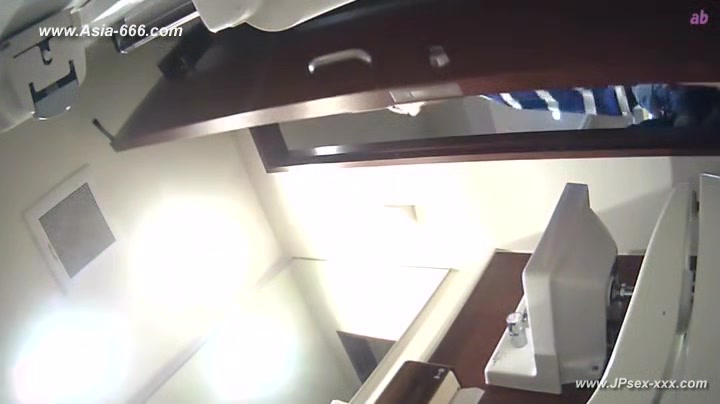 peeping Korean restaurant toilet.18