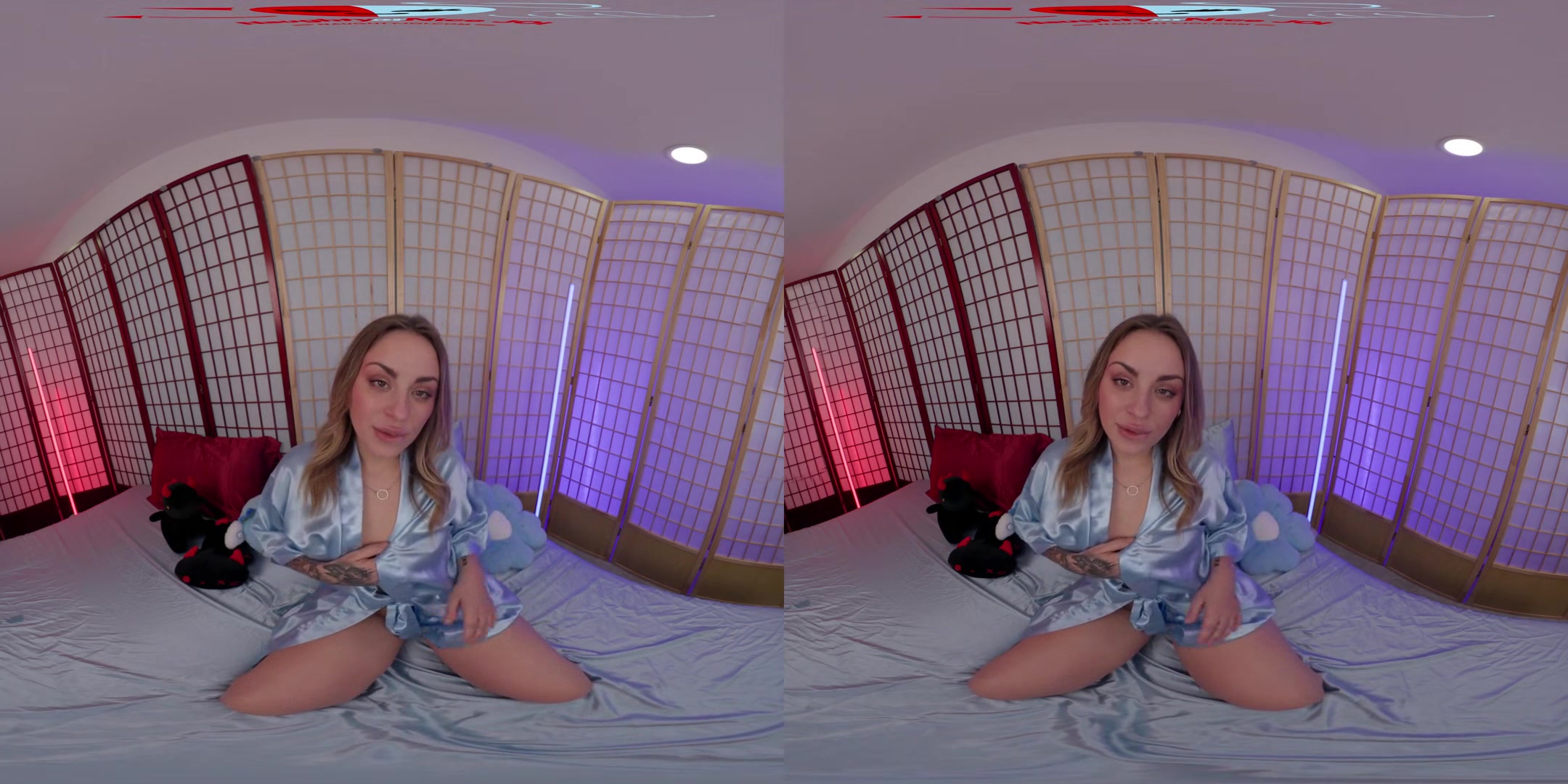 Anna Claire Clouds Hijacks Your Attention