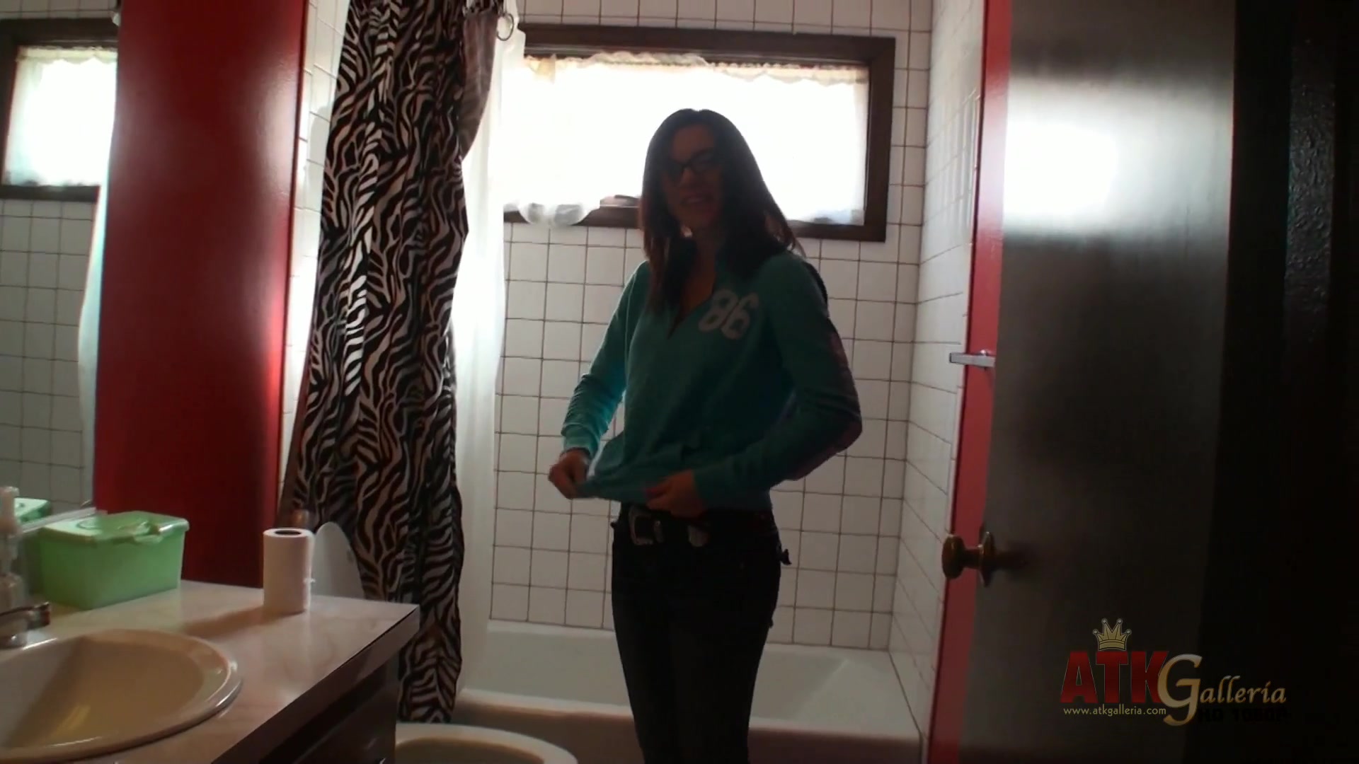 Aubrey James talks about the set of her video shoot