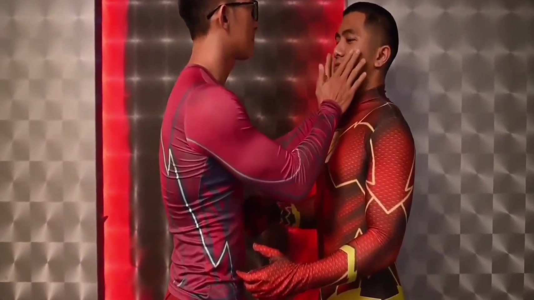 Flash Fudendo Atraves Do Multiverso 31 Min