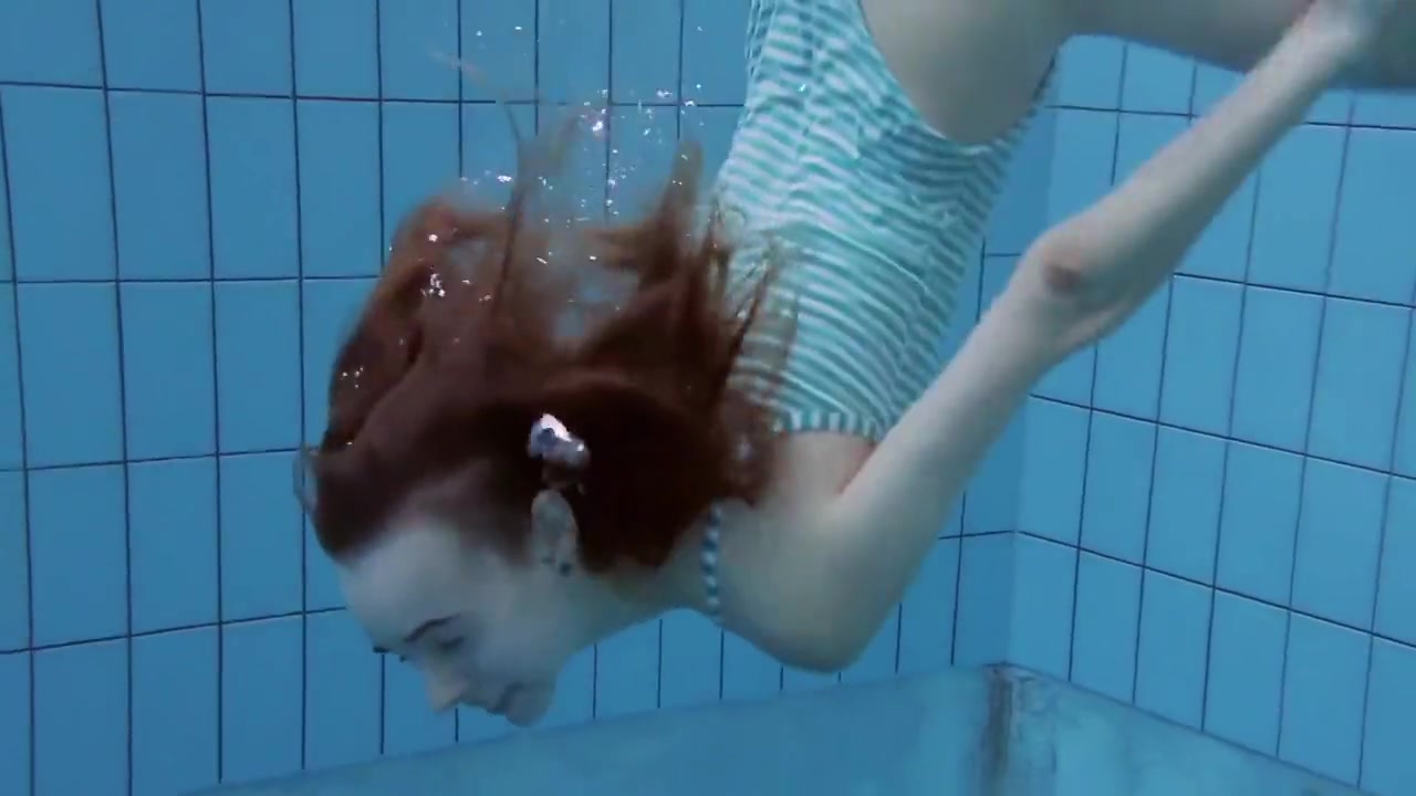 Super Hot Underwater Hairy Babe 5 Min With Anna Netrebko