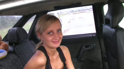 slut sucks in the car in front of everyone