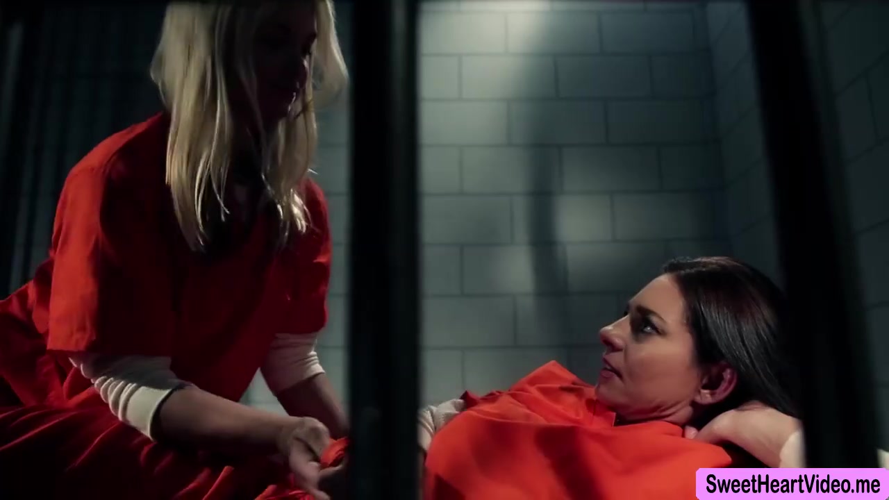 Gorgeous Prison Ladies Sarah And Mindi Goes Pussy Finge
