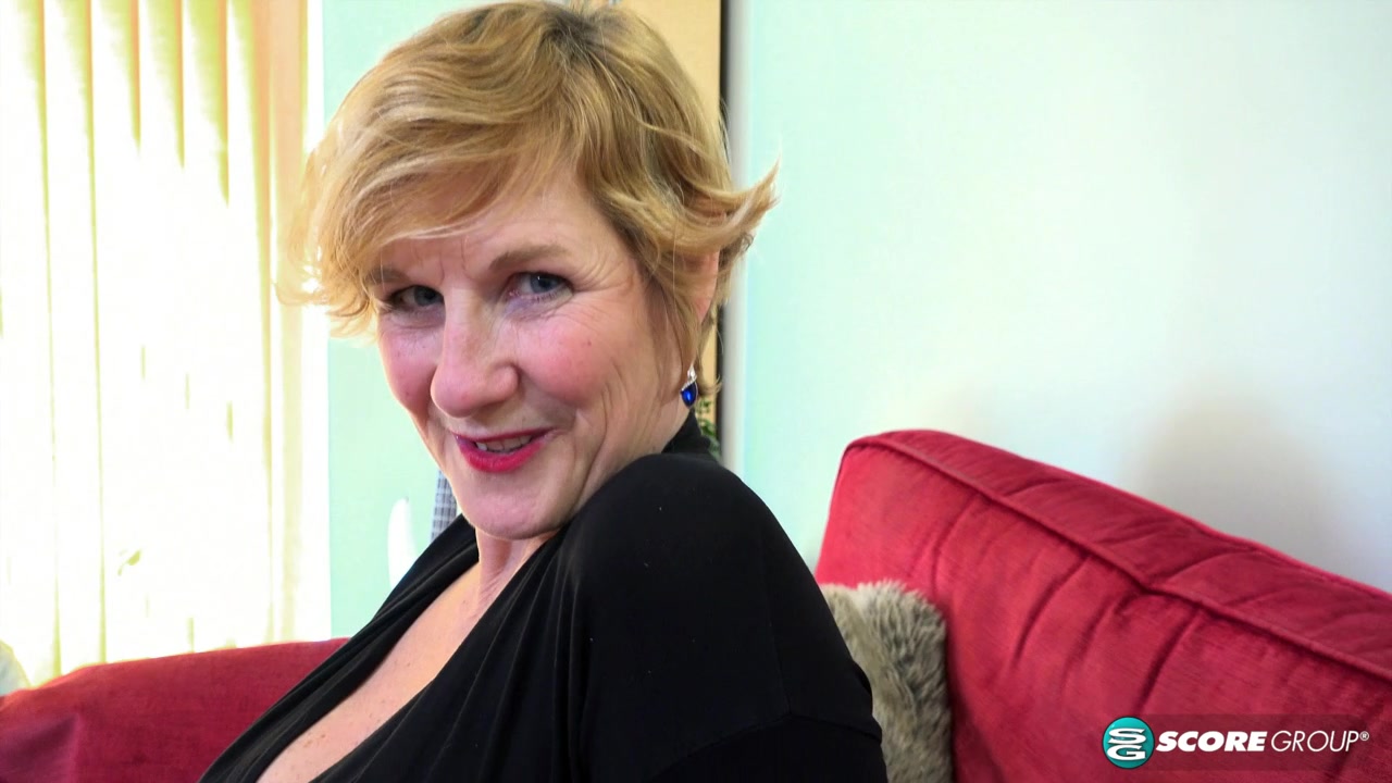 Molly Maracas returns to fuck her step-son - 50PlusMilfs