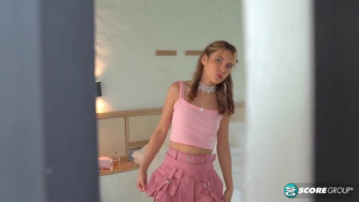 Jenn Lara In Pulses Her Pussy During A Creampie