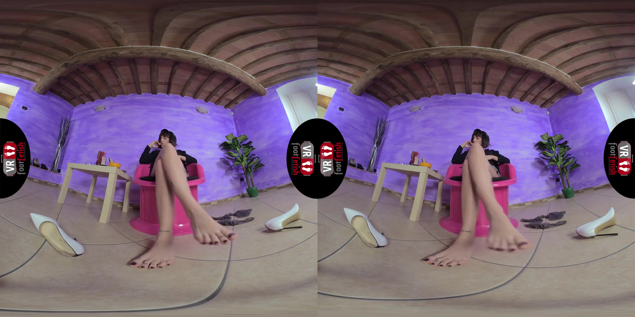 Gorgeous Aradia Takes Off Her Stockings And Oils Up Her Fabulous Feet - Leg and Foot Fetish VR