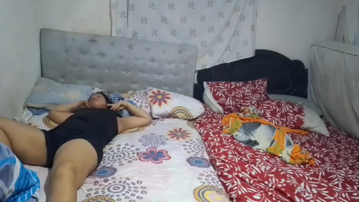 Horny Stepson Watches His Stepmom With A Big Ass Taking A Bath