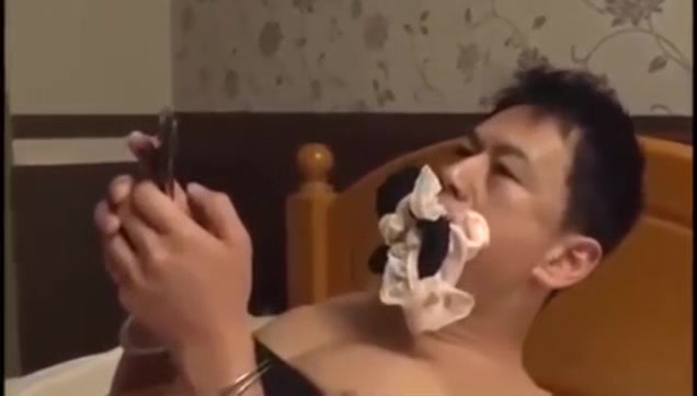 04973,A woman panting in full lewdness