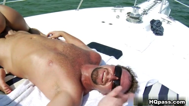 MilfHunter - Sex aground