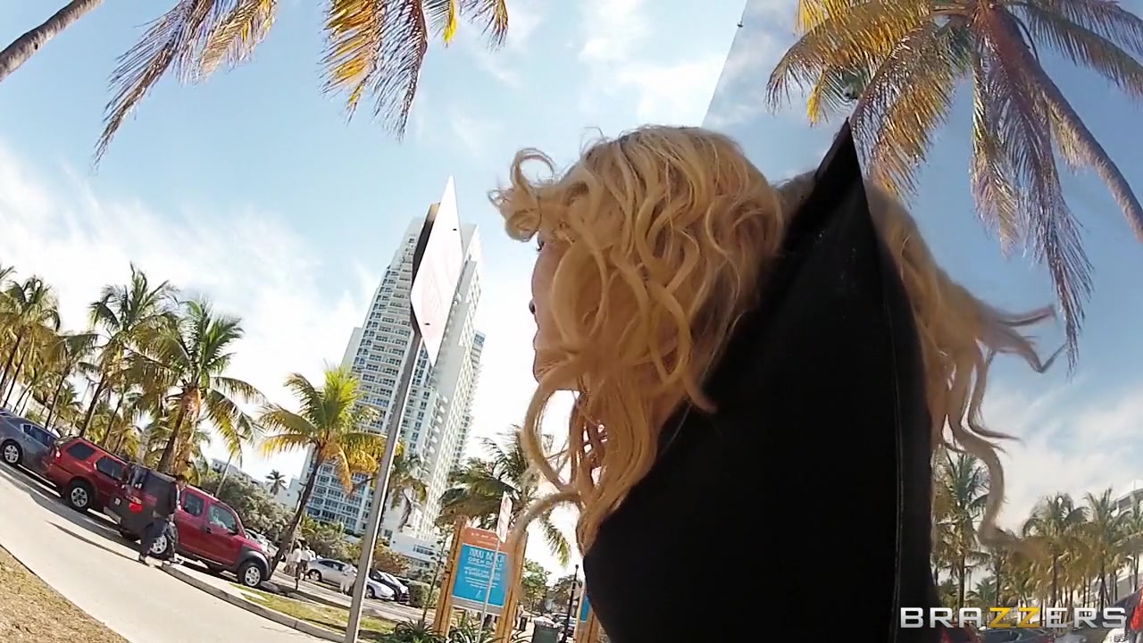 Public Fuck Stunt On The Street