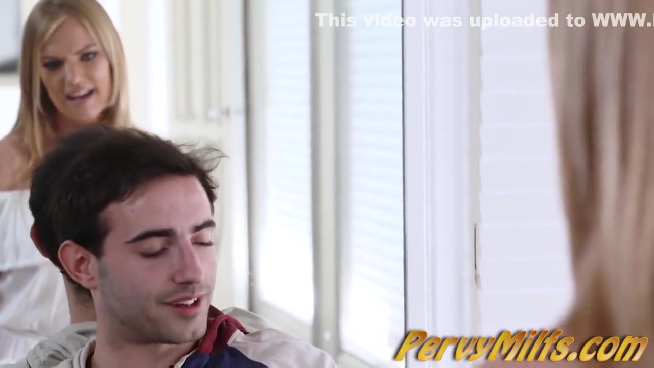 Milf Fingers Petite teen 18+